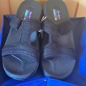Womens sz 8 adjustable sandles- skechers